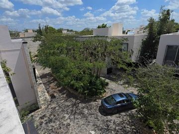CASA EN VENTA EN HERMOSA PRIVADA EN CHOLUL MERIDA