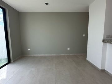 Casa en Caucel, Mérida- Privada con Parque Central y Amenidades