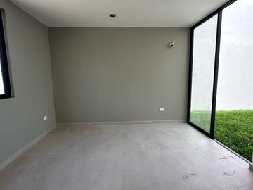 Casa en Caucel, Mérida- Privada con Parque Central y Amenidades