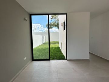 Casa en Caucel, Mérida- Privada con Parque Central y Amenidades
