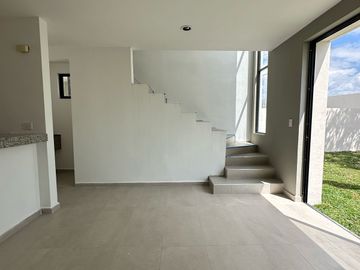 Casa en Caucel, Mérida- Privada con Parque Central y Amenidades