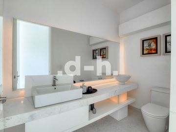 VENTA DE CASA  BOSQUES DE LAS LOMAS- 2