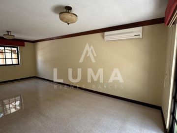 Casa en venta en Fraccionamiento Malibran