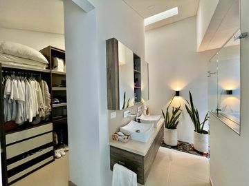 Exclusiva Casa En Venta En Pance, Lujo, Naturaleza Y Seguridad En Conjunto Residencial