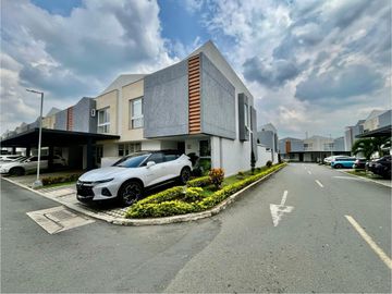 Exclusiva Casa En Venta En Pance, Lujo, Naturaleza Y Seguridad En Conjunto Residencial