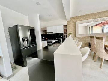Exclusiva Casa En Venta En Pance, Lujo, Naturaleza Y Seguridad En Conjunto Residencial