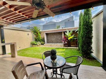 Exclusiva Casa En Venta En Pance, Lujo, Naturaleza Y Seguridad En Conjunto Residencial