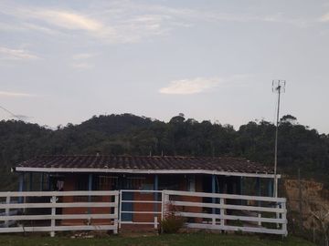 FINCA CON CONDICIONES PARA PARCELAR O GANADERIA.ALEJANDRIA ANT