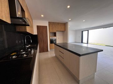 Casa en  venta a unos metros de la UDLAP San Andres Cholula Puebla.