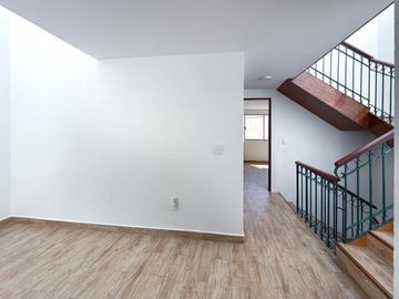 VENTA DE CASA EN CONDOMINIO REMODELADA CON VIGILANCIA 3 RECAMARAS