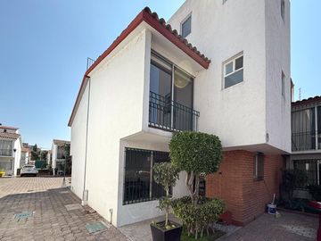 VENTA DE CASA EN CONDOMINIO REMODELADA CON VIGILANCIA 3 RECAMARAS