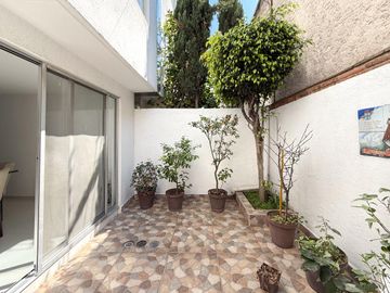 VENTA DE CASA EN CONDOMINIO REMODELADA CON VIGILANCIA 3 RECAMARAS