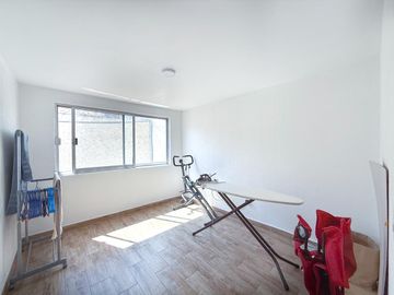 VENTA DE CASA EN CONDOMINIO REMODELADA CON VIGILANCIA 3 RECAMARAS