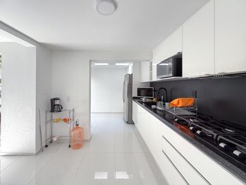 VENTA DE CASA EN CONDOMINIO REMODELADA CON VIGILANCIA 3 RECAMARAS