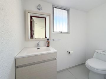 VENTA DE CASA EN CONDOMINIO REMODELADA CON VIGILANCIA 3 RECAMARAS
