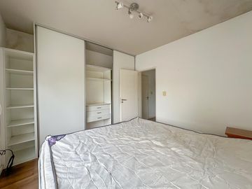 Departamento en alquiler con 2 ambientes con cochera AMOBLADO en Lomas de Zamora