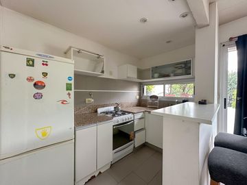 Departamento en alquiler con 2 ambientes con cochera AMOBLADO en Lomas de Zamora