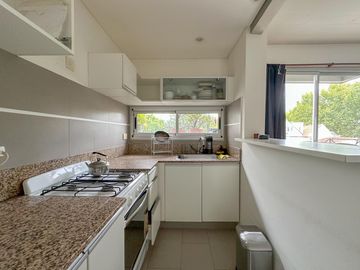 Departamento en alquiler con 2 ambientes con cochera AMOBLADO en Lomas de Zamora