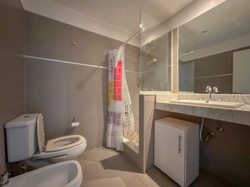Departamento en alquiler con 2 ambientes con cochera AMOBLADO en Lomas de Zamora