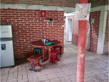 Casa-lote en la vía Alcalá-Cartago
