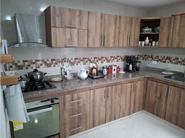 Venta de Casa en Conjunto Cerrado en Avenida Centenario