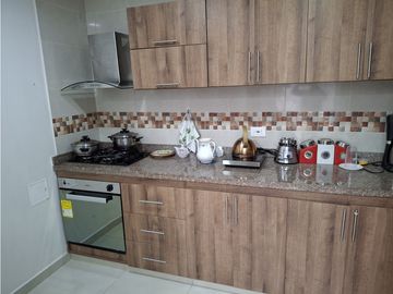 Venta de Casa en Conjunto Cerrado en Avenida Centenario