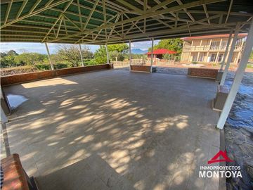Casa-finca a 5 minutos de Alcalá, Valle