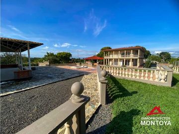 Casa-finca a 5 minutos de Alcalá, Valle