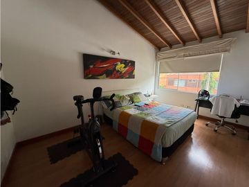 Venta de casa en Envigado- Sector Benedictinos [CM]