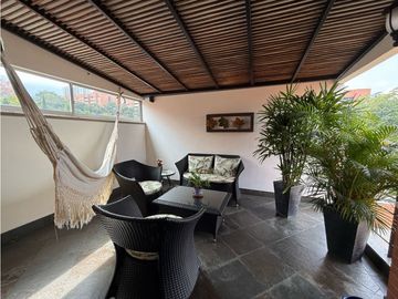 Venta de casa en Envigado- Sector Benedictinos [CM]