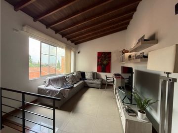 Venta de casa en Envigado- Sector Benedictinos [CM]