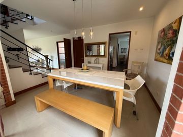 Venta de casa en Envigado- Sector Benedictinos [CM]