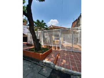 CASA EN VENTA BARRIO GRAN LIMONAR