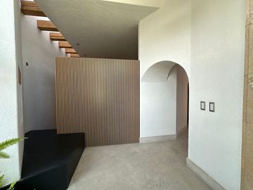 Venta Excelente Remodelada en Lomas Angelopolis I Cluster 999