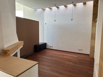 Venta Excelente Remodelada en Lomas Angelopolis I Cluster 999