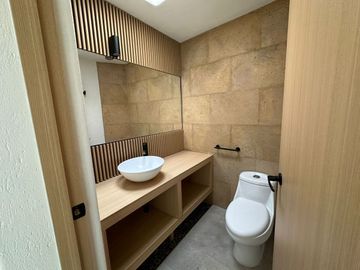 Venta Excelente Remodelada en Lomas Angelopolis I Cluster 999