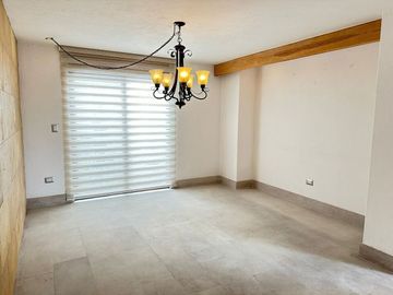 Venta Excelente Remodelada en Lomas Angelopolis I Cluster 999