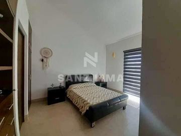 Mayorazgo Residencial La Rioja: Hermosa y moderna casa en 2 terrenos.