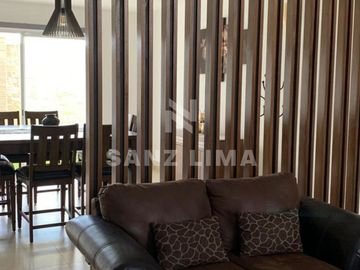 Mayorazgo Residencial La Rioja: Hermosa y moderna casa en 2 terrenos.