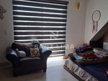 Mayorazgo Residencial La Rioja: Hermosa y moderna casa en 2 terrenos.