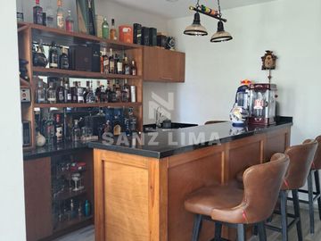 Mayorazgo Residencial La Rioja: Hermosa y moderna casa en 2 terrenos.