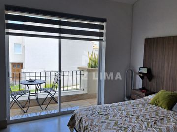 Mayorazgo Residencial La Rioja: Hermosa y moderna casa en 2 terrenos.