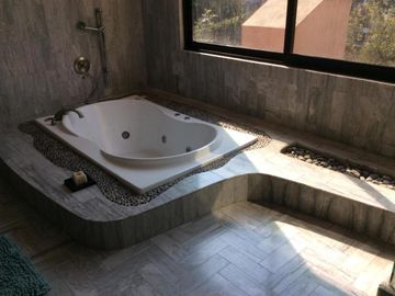 Hermosa Casa en Venta y Renta en Bosques de las Lomas