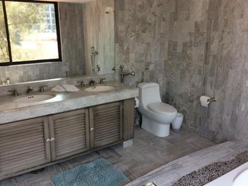 Hermosa Casa en Venta y Renta en Bosques de las Lomas