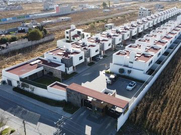 VENTA DE CASA EN RESIDENCIAL ZIRANDA EN METEPEC