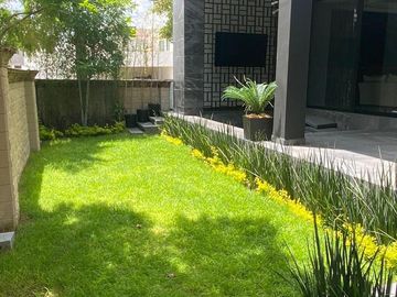 Casa en  venta en Lomas de Angelopolis II, Parque Santo Domingo.