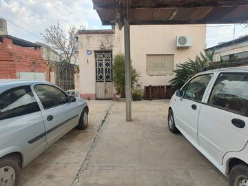 Casa a refaccionar a 100mtr de Lopez y Planes