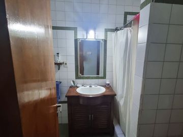 VENTA AMPLIA CASA UNA PLANTA EN BOMBAL SUR MENDOZA