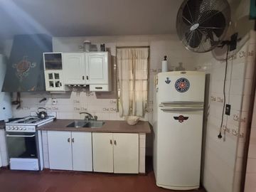 VENTA AMPLIA CASA UNA PLANTA EN BOMBAL SUR MENDOZA