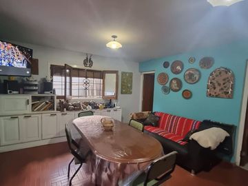 VENTA AMPLIA CASA UNA PLANTA EN BOMBAL SUR MENDOZA